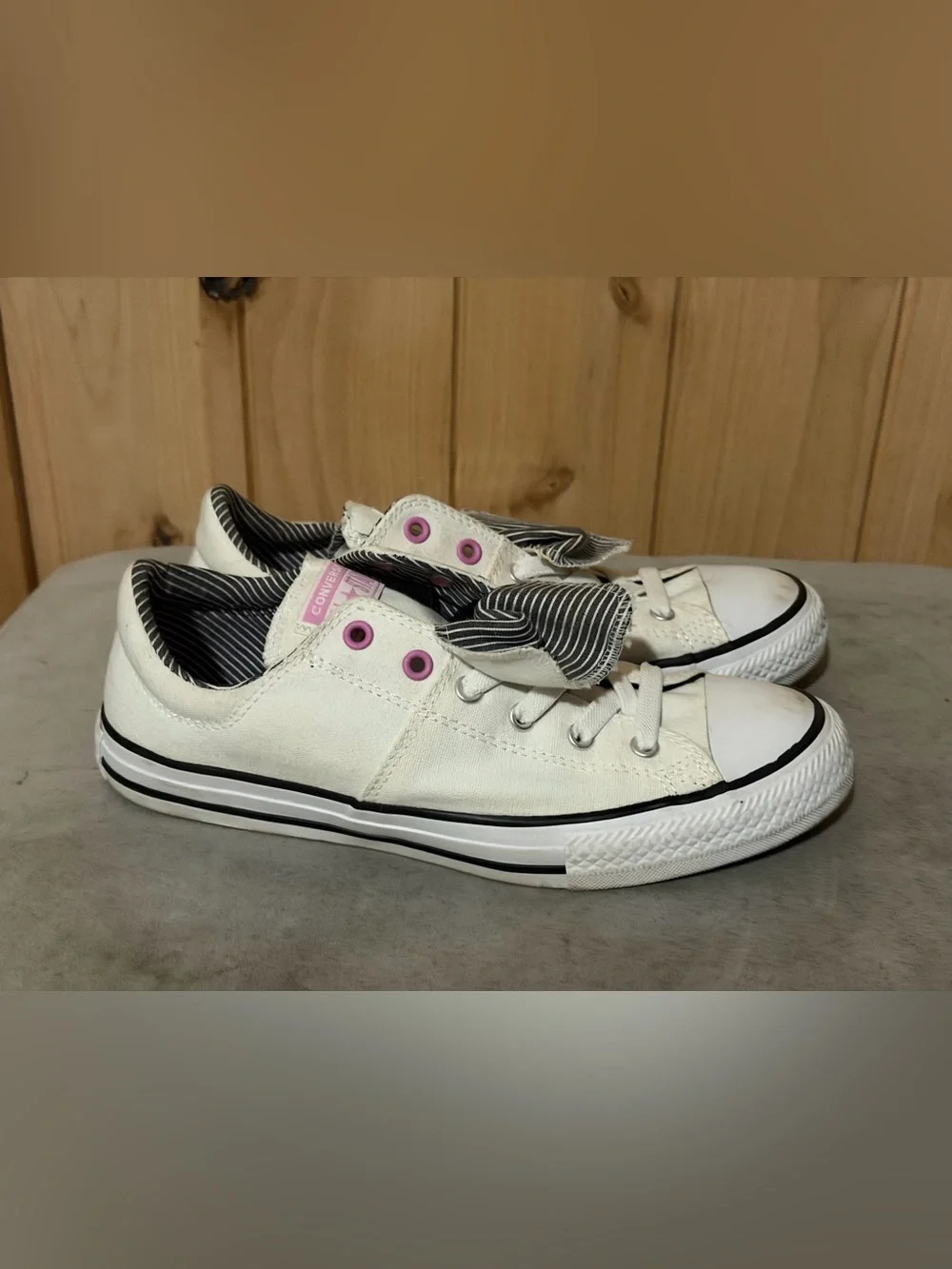 Converse Kids Low-Top Sneakers in White with Pink Eyelets